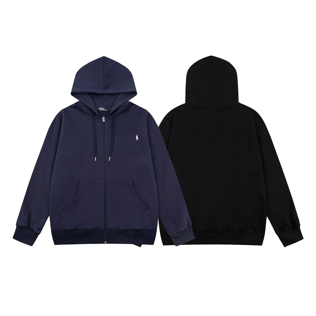 P240 Style No.: Y055 Ralph Lauren/Ralph Lauren pony embroidered zipper cardigan hooded sweatshirt. A one-of-a-kind sweatshirt for autumn and winter is here. You can wear it casually no matter how you wear it! ! This hooded sweatshirt is decorated with the simple style that represents Ralph Lauren and is paired with a pony embroidery pattern, which is three-dimensional and full! The solid color fabric paired with exquisite embroidery instantly sets it off! Hooded sports design, loose and casual fit! The overall texture is very strong! Through the pictures, we can feel the thickness and texture of custom-woven and dyed threads. The workmanship is exquisite. They are shipped from major foreign trade factories. They are all made by masters with many years of experience. Everything is of high standards and requirements! Simple and versatile model ~ Made of imported pique cotton fabric, which is super delicate and soft, close to the body without being tied. All fabrics and accessories are original custom-made and of high quality! Perfectly reflects the brand’s sense of superiority! Standard cut, comfortable stretch, unrestricted movement! Highly practical, high-end and classy! Versatile style ~ can be paired with jeans or jogging pants. Ideal for transitioning from your morning commute to weekend events! Tag, hanging particles, washed, packaging bag, full set of accessories, very good-looking, super exquisite workmanship, size: S-XL, color: navy, black, gray